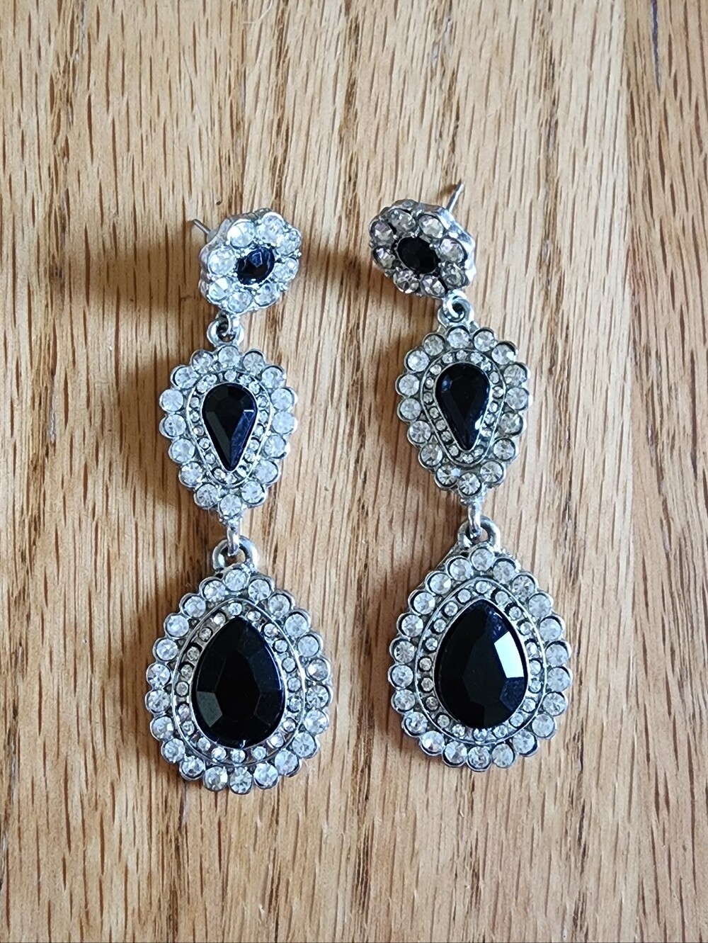 No Brand Costume Jewelry Rhinestone Embellished Silver & Black Dangle Earrings